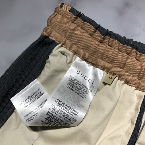 アディダス x グッチ コラボレーションシリーズのスムースストライプ チノパンツ