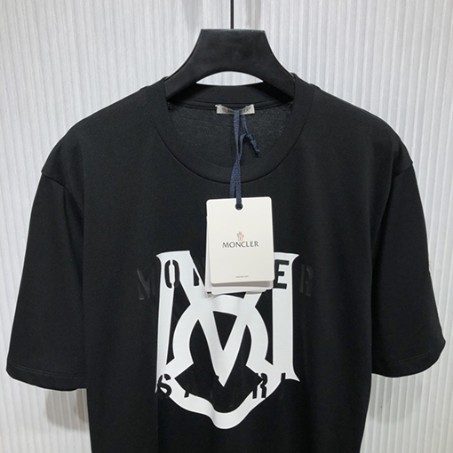 モンクレール 半袖Tシャツ スーパーコピー ラウンドネックロゴ印刷の半袖Tシャツ