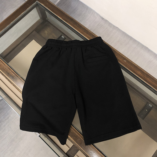 モンクレール スウェット パンツ スーパーコピー の象徴的なロゴデザイン