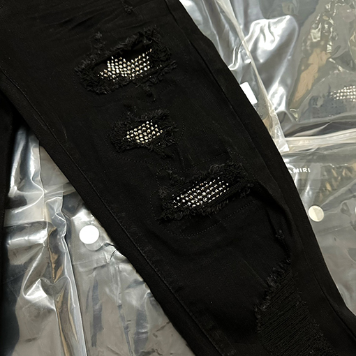 AMIRI デニムパンツ ブラックスタッズダメージジーンズパンツ