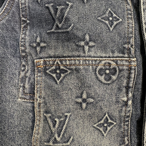 ヴィトン  FW23 ロゴプレスパターンのデニムジャケット デニムコート