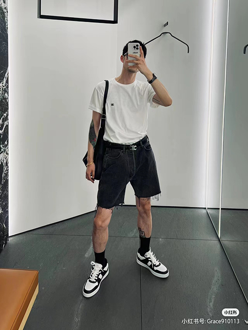 セリーヌ ロゴ 半袖Tシャツ CELINE クラシックロゴ 刺繍ショートスリーブTシャツ