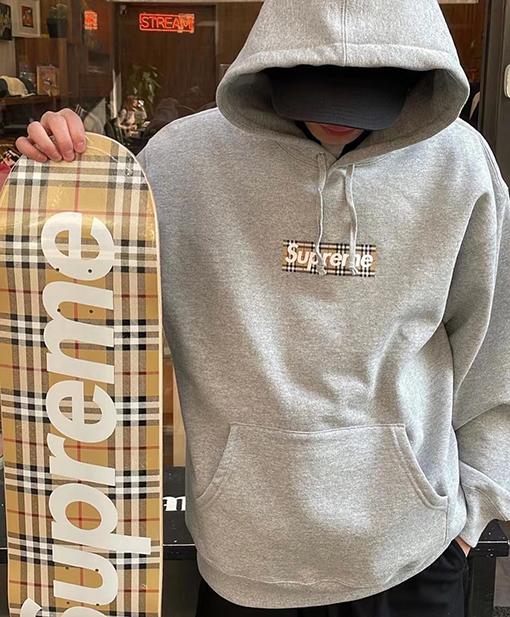 シュプリーム x バーバリー パーカー コラボ SUPREME × BURBERRY BOX LOGO フードパーカー