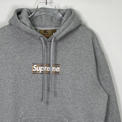 シュプリーム x バーバリー パーカー コラボ SUPREME × BURBERRY BOX LOGO フードパーカー