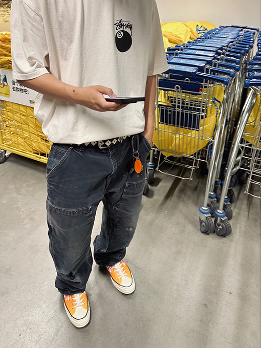 ステューシー 半袖Tシャツ スーパーコピー 夏日系列 グラフィティ ブラック8 ロゴ文字プリントショートスリーブTシャツ