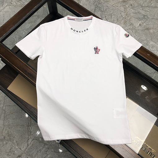 モンクレール 半袖Tシャツスーパーコピー 超絶クールなロゴ 最高級で上品なデザイン ネックラインのロゴがポイントMONCLER