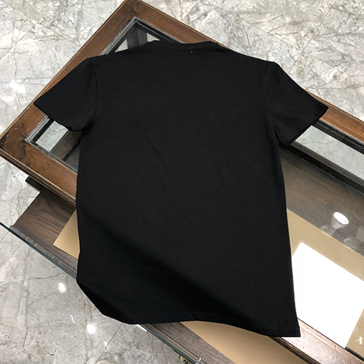 モンクレール 半袖Tシャツスーパーコピー 超絶クールなロゴ 最高級で上品なデザイン ネックラインのロゴがポイントMONCLER
