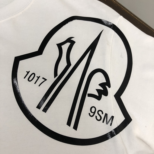 モンクレール 特徴のある印刷ロゴデザイン MONCLER スーパーコピー