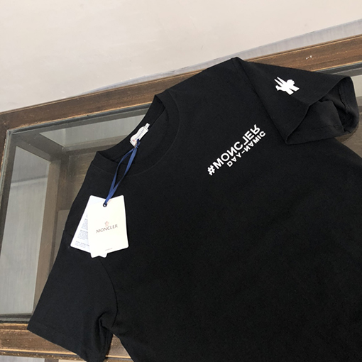 モンクレール 快適な風合いと通気性! MONCLER 半袖Tシャツコピー