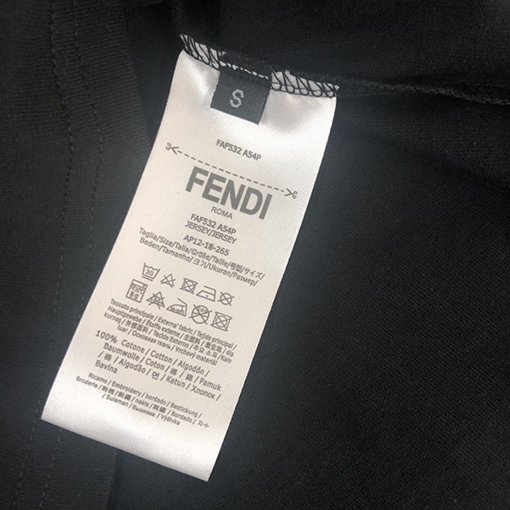 フェンディ 半袖Tシャツ スーパーコピー ダブルFロゴをフルプリントしたアイテム