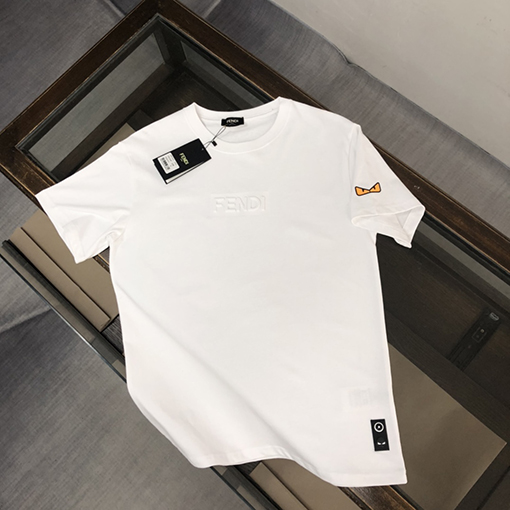 フェンディ 半袖Tシャツ スーパーコピー 細かな目のデザインが施された袖口の美しいエンボスプリント