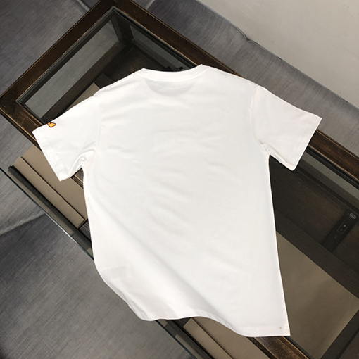 フェンディ 半袖Tシャツ スーパーコピー 細かな目のデザインが施された袖口の美しいエンボスプリント