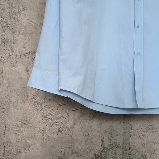 バレンシアガ シャツスーパーコピー   BALENCIAGA浅い青色のロゴ入りレタープリントの長袖シャツ