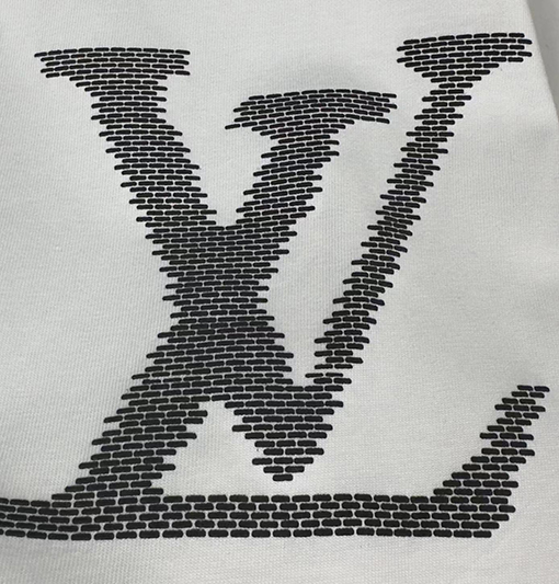 ヴィトン半袖Tシャツコピー フォーム文字のロゴデザイン 高級感が漂う