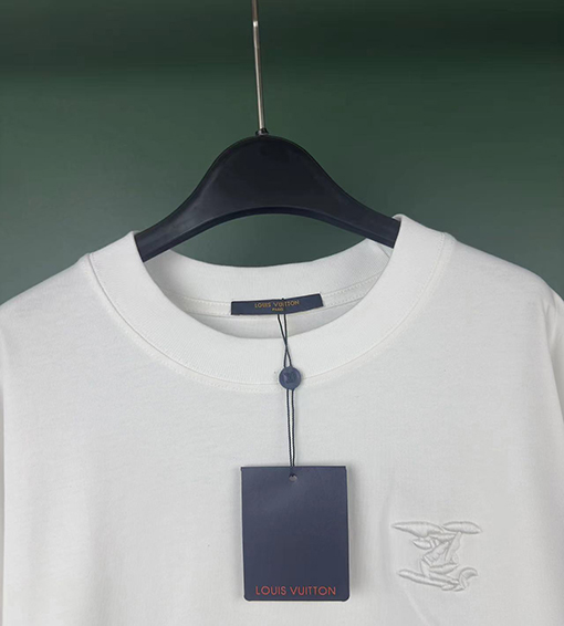 ヴィトン半袖Tシャツ フロントに刺繍された文字の半袖Tシャツ リラックスフィット