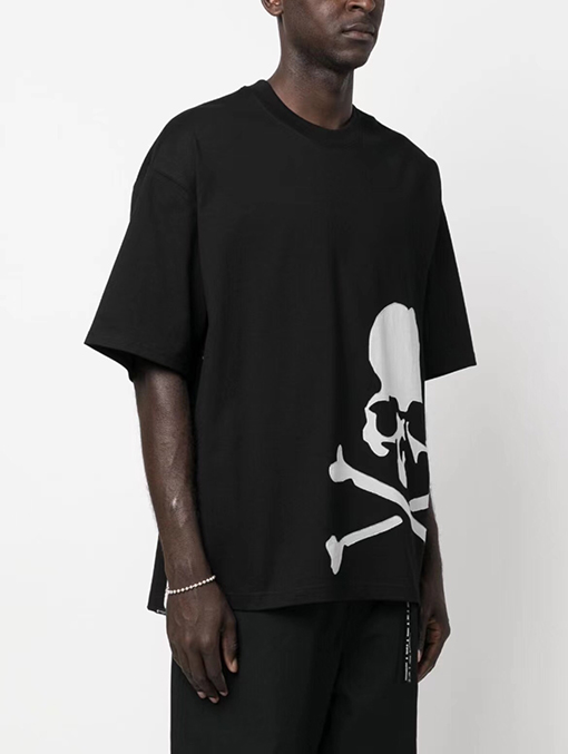 マスターマインド半袖Tシャツスーパーコピー MASTERMIND 23新作 ダークな限定デザイン フェイク2ピースの短袖スカル刺繍