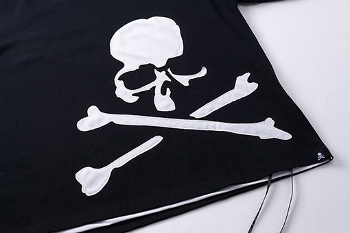 マスターマインド半袖Tシャツスーパーコピー MASTERMIND 23新作 ダークな限定デザイン フェイク2ピースの短袖スカル刺繍