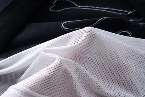 マスターマインド半袖Tシャツスーパーコピー MASTERMIND 23新作 ダークな限定デザイン フェイク2ピースの短袖スカル刺繍
