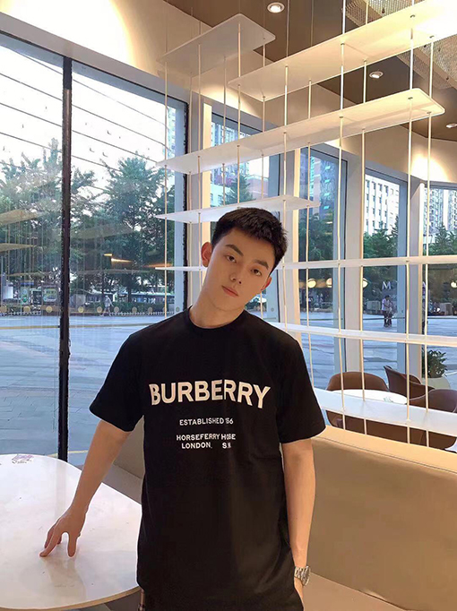 バーバリー半袖Tシャツスーパーコピー BURBERRY ロンドン限定シリーズのクラシックな半袖
