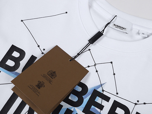 バーバリー半袖Tシャツコピー BURBERRY 星座プリントのコットンワイドシルエット半袖Tシャツ