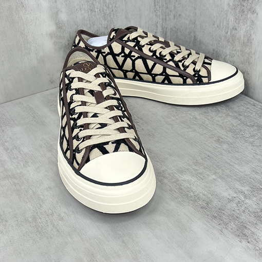 ヴァレンティノ スニーカ スーパーコピー VALENTINO ロゴプリントのローカットスポーツシューズ