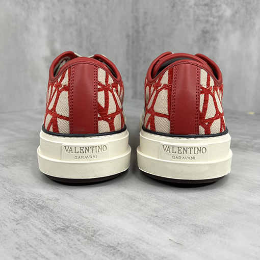 ヴァレンティノ スニーカ スーパーコピー VALENTINO ロゴプリントのローカットスポーツシューズ
