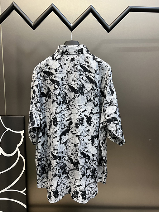 バレンシアガシャツ スーパーコピー BALENCIAGA 新聞プリント半袖シャツ