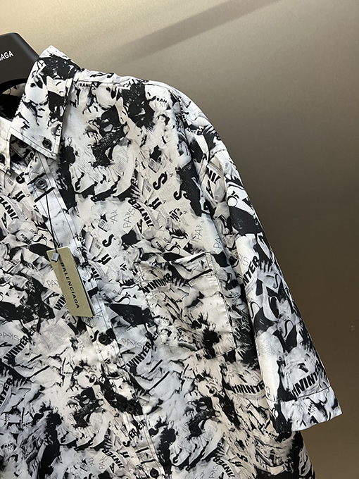 バレンシアガシャツ スーパーコピー BALENCIAGA 新聞プリント半袖シャツ
