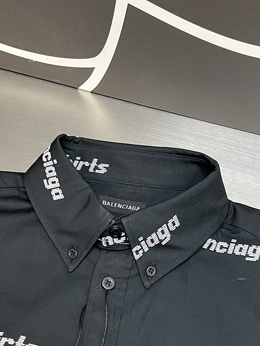 バレンシアガ シャツ コピー balenciaga ロゴプリントの半袖シャツ