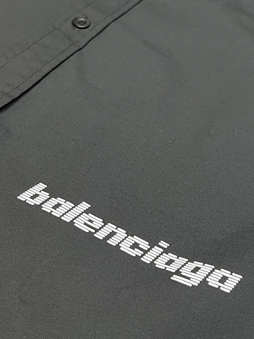バレンシアガ シャツ コピー balenciaga ロゴプリントの半袖シャツ