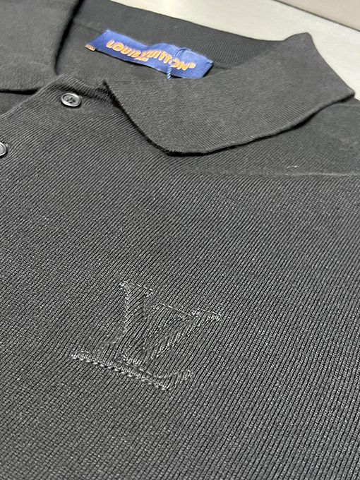 ヴィトンポロシャツ スーパーコピー Louis Vuittonの立体LOGOポロシャツ