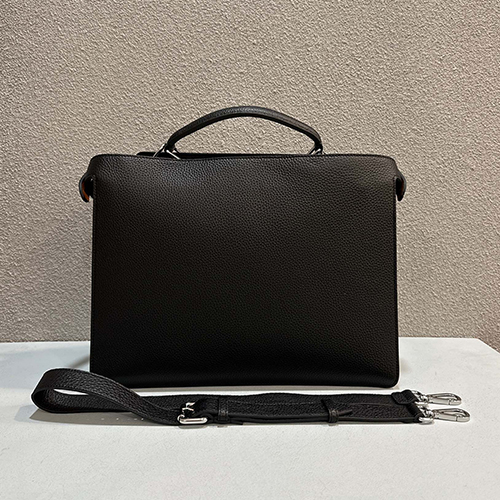 フェンディ 新しいメンズpeekaboo ISeeUハンドバッグ