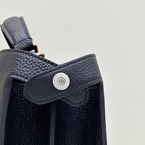 フェンディ 新しいメンズpeekaboo ISeeUハンドバッグ