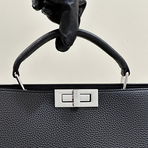フェンディ 新しいメンズpeekaboo ISeeUハンドバッグ