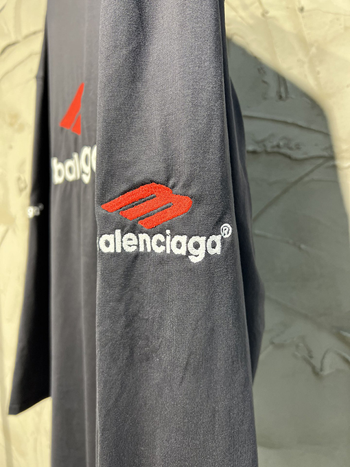 バレンシアガ 長袖  シャツ  BALENCIAGA ロゴ文字刺繍の長袖、色による定染生地、全新Mロゴ刺繍を使用