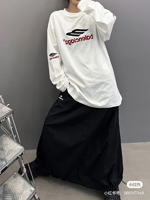 バレンシアガ 長袖  シャツ  BALENCIAGA ロゴ文字刺繍の長袖、色による定染生地、全新Mロゴ刺繍を使用