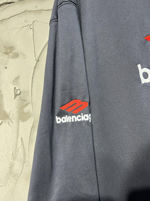 バレンシアガ 長袖  シャツ  BALENCIAGA ロゴ文字刺繍の長袖、色による定染生地、全新Mロゴ刺繍を使用
