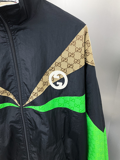 グッチ ジャケット スーパーコピー GUCCI スタンドカラー長袖ジャケットパッチワー組み合わせたクラシックなカーキ色と緑のロゴ柄