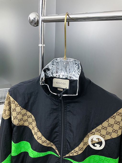 グッチ ジャケット スーパーコピー GUCCI スタンドカラー長袖ジャケットパッチワー組み合わせたクラシックなカーキ色と緑のロゴ柄