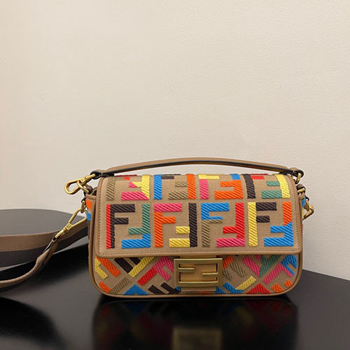 フェンディ カラフルな配色刺繍法棒クラシックスタイルバッグ