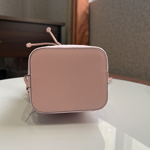フェンディ ウォッシュデニム刺繍ダブルFアイコニックミニバケツバッグ
