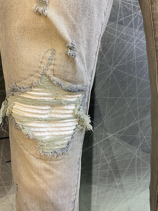 AMIRI破れたデニムパンツコレクション 優れた伸縮性と快適な着用感