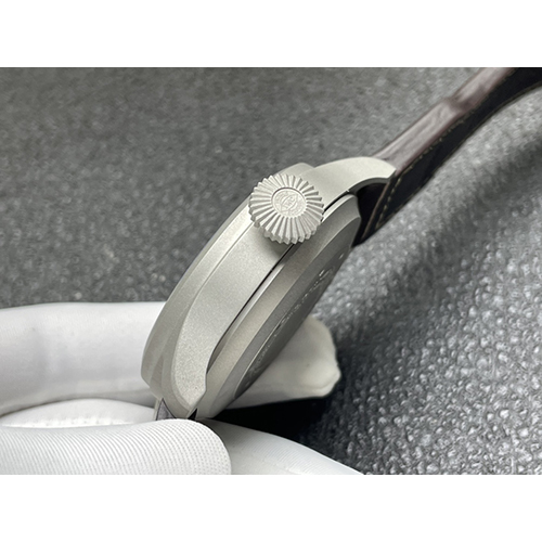 IWC  コピー 高品質 YLチタン大飛七日鎖 メンズ腕時計