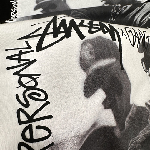 ステューシー半袖 Tシャツ スーパーコピー STUSSY X GANG STARR TEE GS 人物プリントの半袖Tシャツ