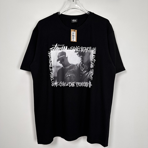 ステューシー半袖 Tシャツ スーパーコピー STUSSY X GANG STARR TEE GS 人物プリントの半袖Tシャツ