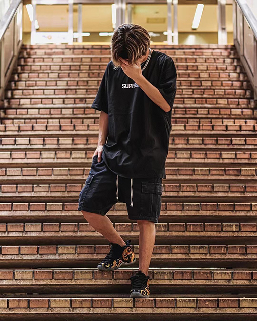 シュプリーム 半袖 Tシャツ スーパーコピー SUPREME 23SS MOTION LOGO TEE 幻影ロゴの半袖Tシャツ