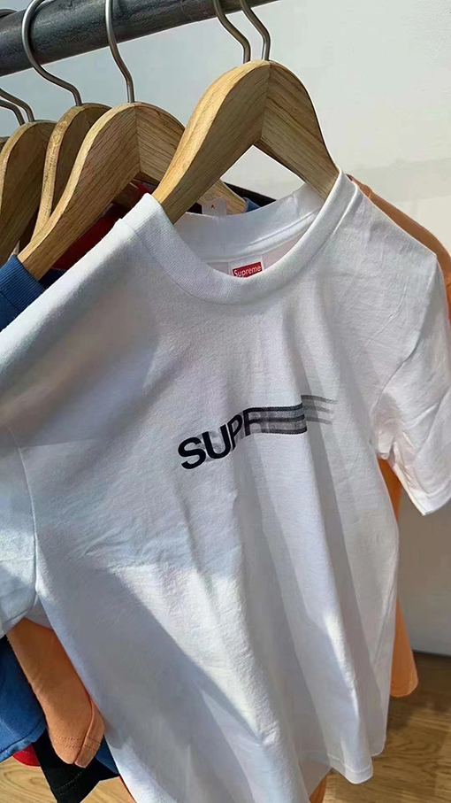 シュプリーム 半袖 Tシャツ スーパーコピー SUPREME 23SS MOTION LOGO TEE 幻影ロゴの半袖Tシャツ