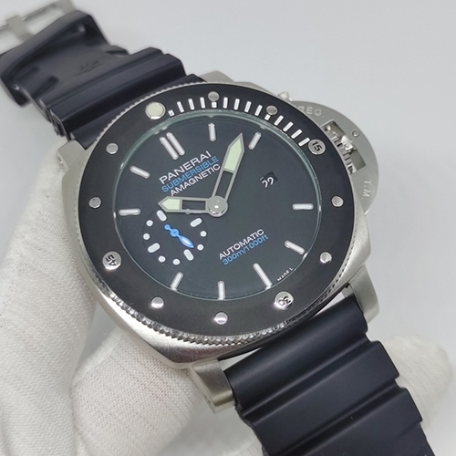 パネライコピー SUBMERSIBLEスニークシリーズ直径47 mm厚さ15 mm自動巻きムーブメント 腕時計