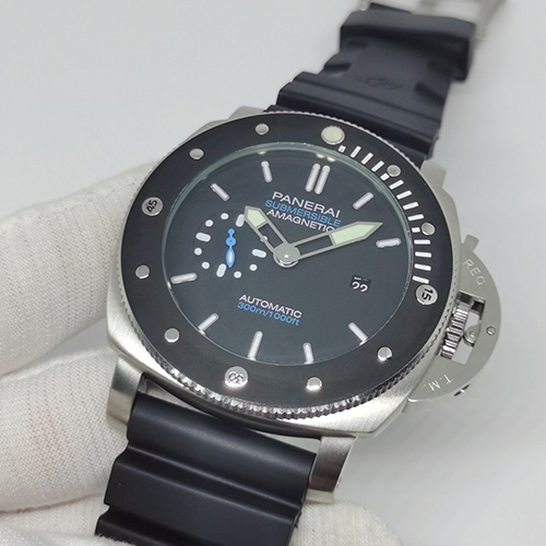 パネライコピー SUBMERSIBLEスニークシリーズ直径47 mm厚さ15 mm自動巻きムーブメント 腕時計