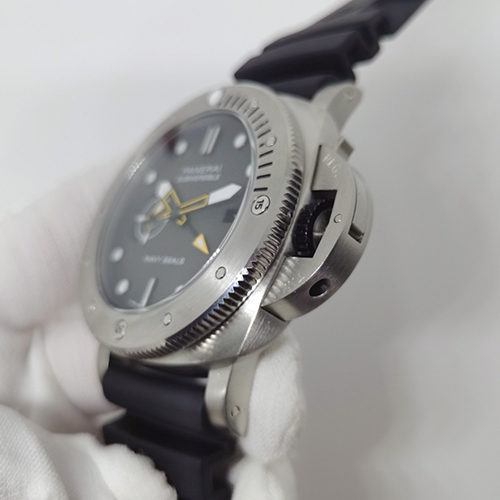 パネライコピー 強化ミネラルガラス自動機械式ムーブメント 腕時計 PAM01323